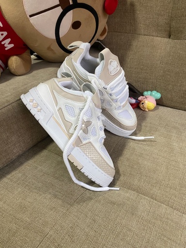 Louis Vuitton Beige LV70